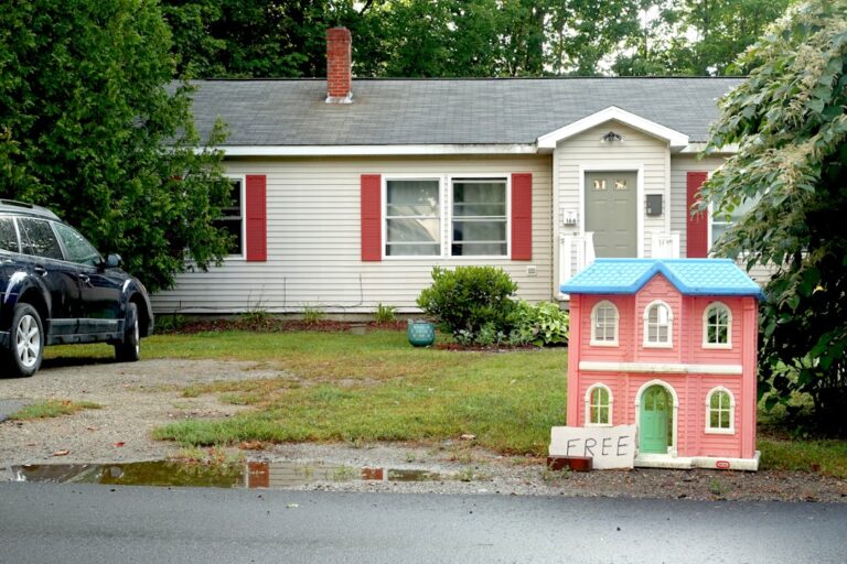 Photo negotiate price house purchase