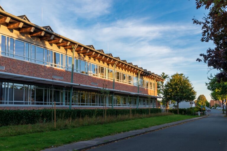 Photo top schools influence housing prices