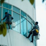 Externalizarea curățeniei și mentenanței: când chiar merită pentru un imobil — REAL ESTATE PROPERTY NEWS