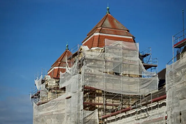 Renovarea clădirilor istorice: provocări tehnice și birocratice